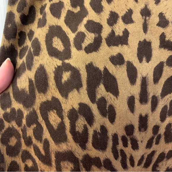 Suede / Soft Velvet Leopard Print Long Vest - Picture 8 of 10